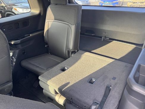 Used 2027 Kia Telluride S FWD image 16