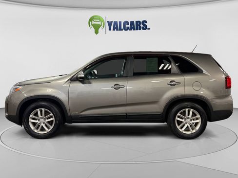 Used 2015 Kia Sorento LX AWD/4WD image 2