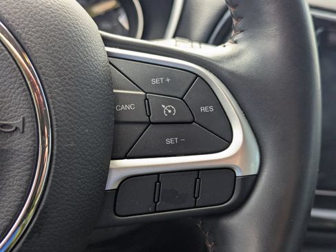 Used 2018 Jeep Compass Limited w/ Navigation Group AWD/4WD image 16