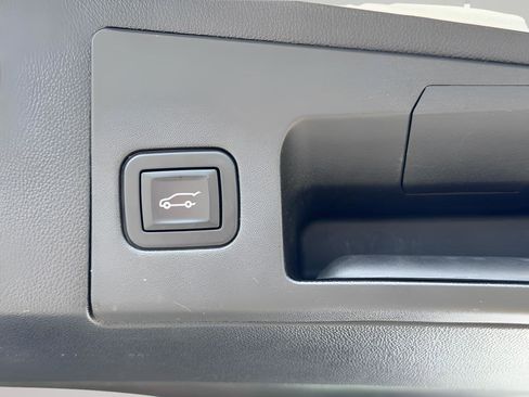 Used 2019 Cadillac XT5 Premium Luxury FWD image 40