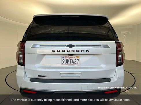 Used 2023 Chevrolet Suburban High Country image 4