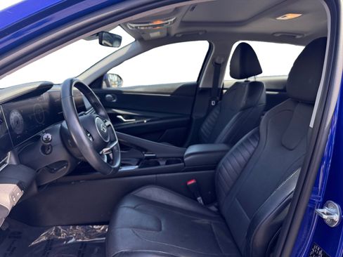 Used 2022 Hyundai Elantra Limited FWD image 9