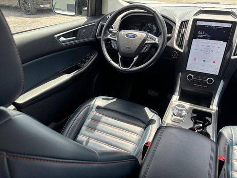 Used 2022 Ford Edge SEL w/ Sport Appearance Package image 14