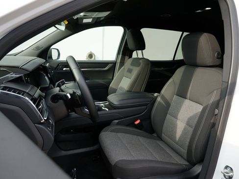 Certified 2025 GMC Acadia Elevation image 12