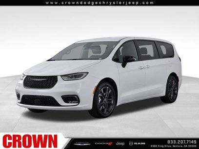 New 2026 Chrysler Pacifica Select