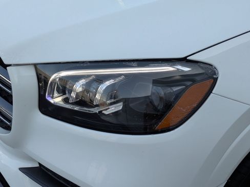 Used 2022 Mercedes-Benz GLS 450 4MATIC image 10