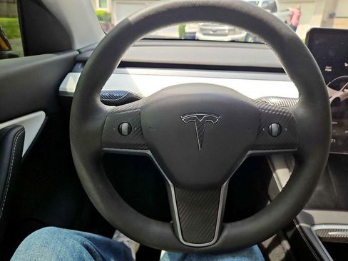 Used 2021 Tesla Model Y Performance image 25