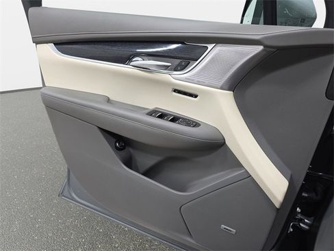 Certified 2023 Cadillac XT6 Premium Luxury image 23