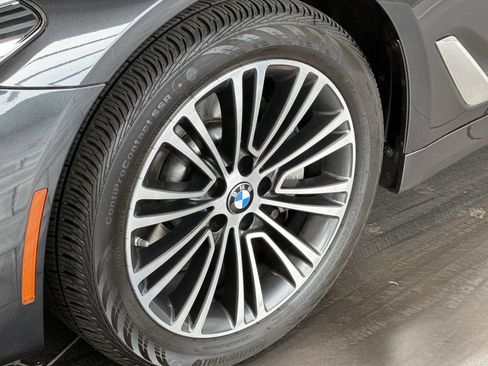 Used 2019 BMW 530i xDrive w/ Convenience Package AWD/4WD image 10