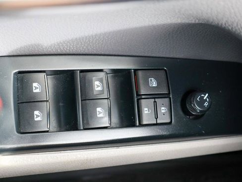 Used 2019 Toyota Camry LE image 22