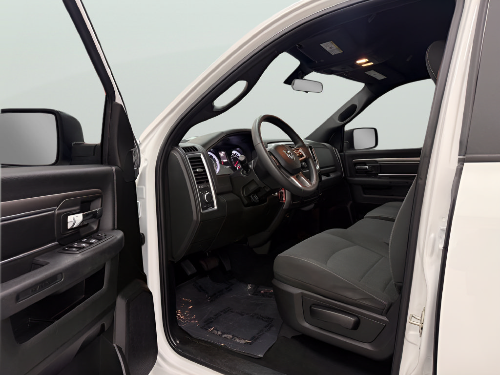 Used 2024 RAM 1500 Warlock RWD image 10