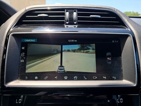Used 2017 Jaguar F-PACE R-Sport AWD/4WD image 43