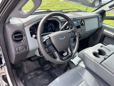 Used 2023 Ford F650 2WD Regular Cab Super Duty image 41