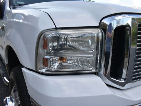 Used 2006 Ford F350 Lariat image 40