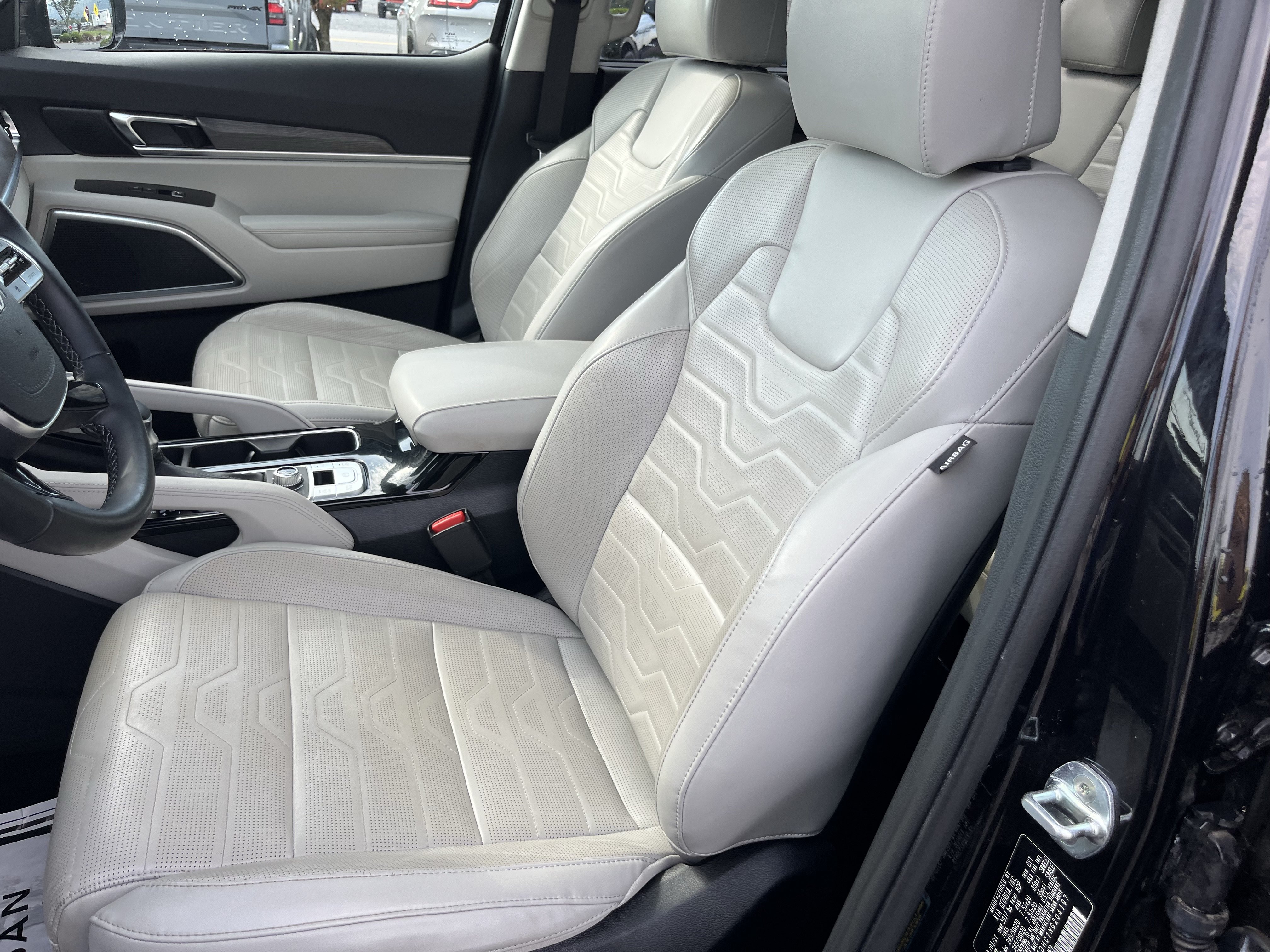 Used 2022 Kia Telluride SX w/ SX Prestige Package AWD/4WD image 16