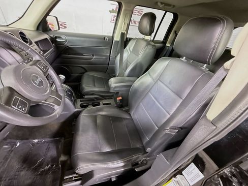 Used 2016 Jeep Patriot High Altitude FWD image 22