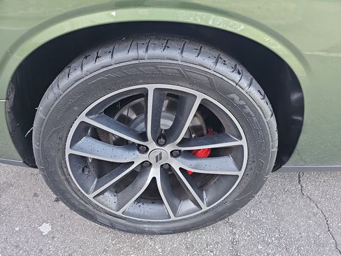 Used 2018 Dodge Challenger R/T w/ Performance Handling Group image 32