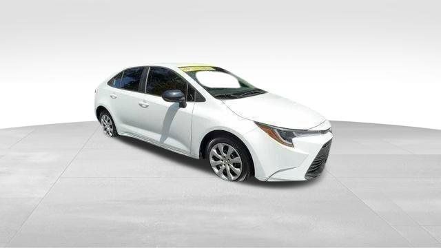 Used 2023 Toyota Corolla LE FWD image 40