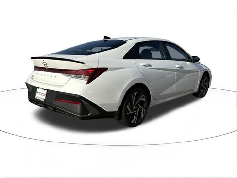 Used 2025 Hyundai Elantra Sport FWD image 3
