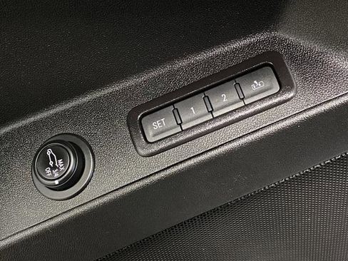 Used 2019 Chevrolet Equinox Premier image 26