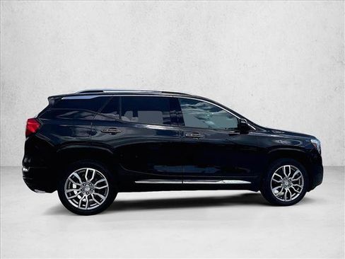 Used 2022 GMC Terrain Denali w/ Denali Premium Package AWD/4WD image 5
