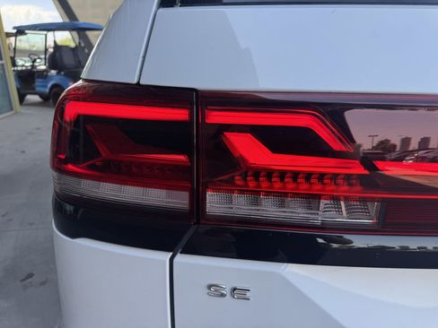 Used 2024 Volkswagen Atlas Peak Edition SE image 11