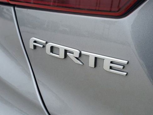 Used 2024 Kia Forte LXS image 10