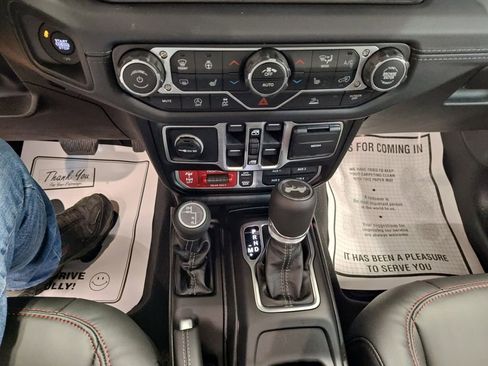 New 2026 Jeep Wrangler Unlimited Rubicon w/ Technology Group image 15