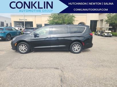 Used 2023 Chrysler Pacifica Touring-L