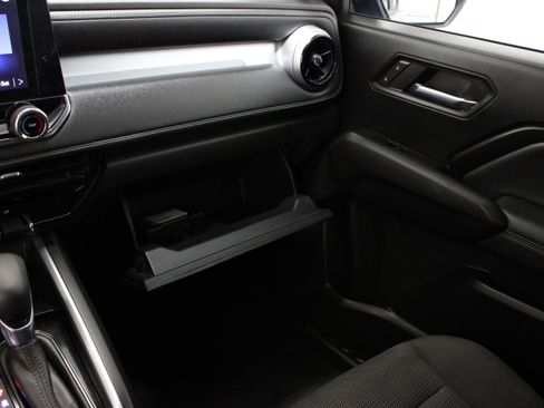 Used 2023 Chevrolet Colorado LT AWD/4WD image 20