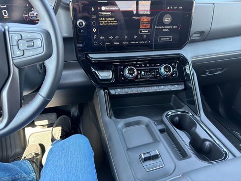 Used 2026 GMC Sierra 2500 AT4X image 22