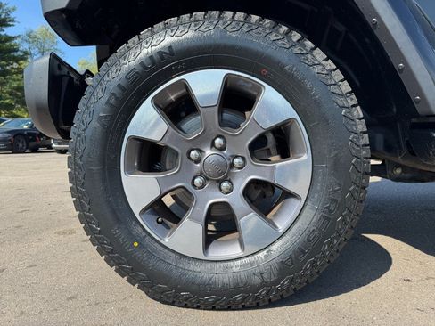 Used 2020 Jeep Wrangler Unlimited Sahara AWD/4WD image 13
