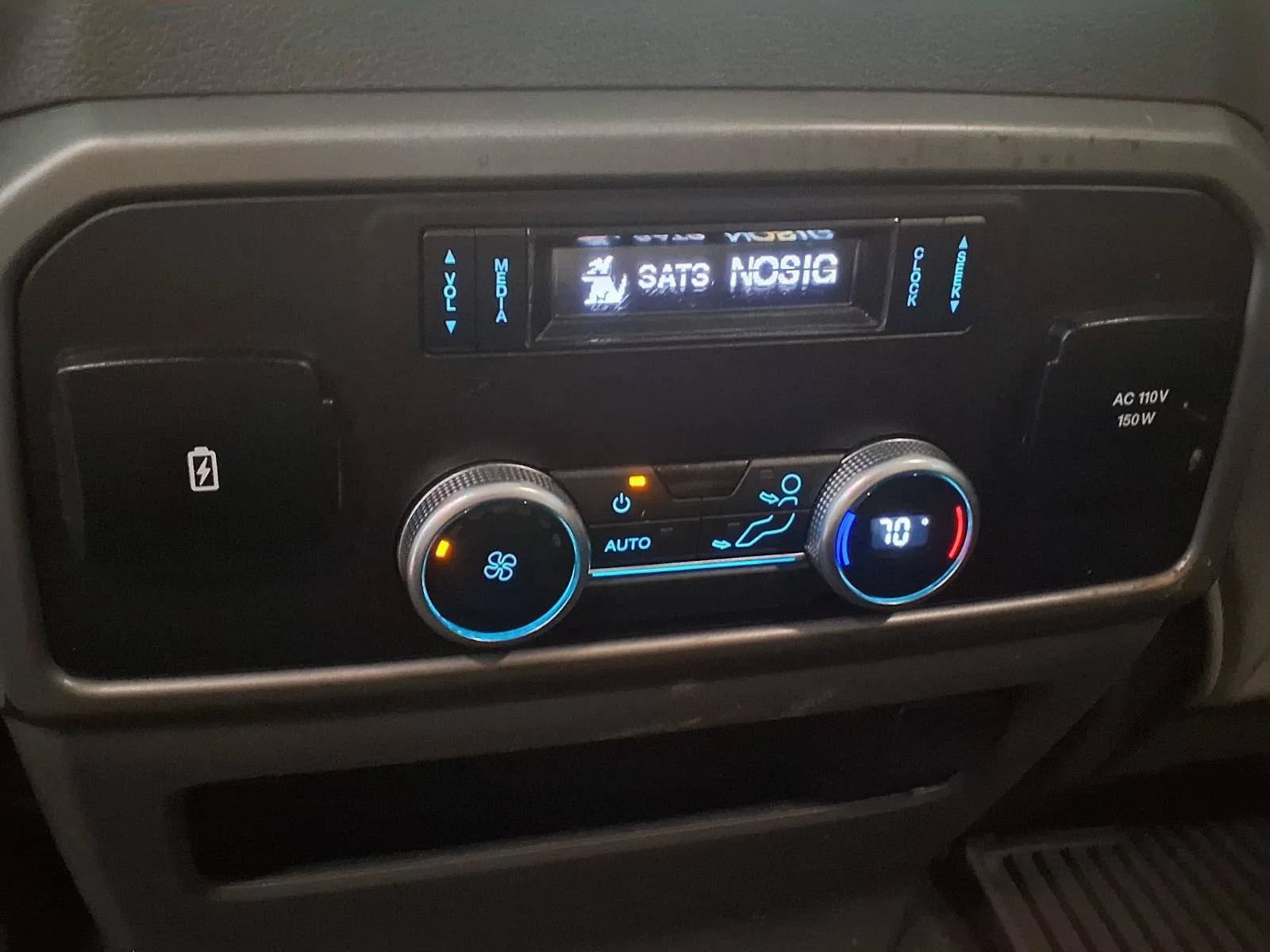 Used 2019 Ford Expedition Max XLT w/ Equipment Group 202A AWD/4WD image 16