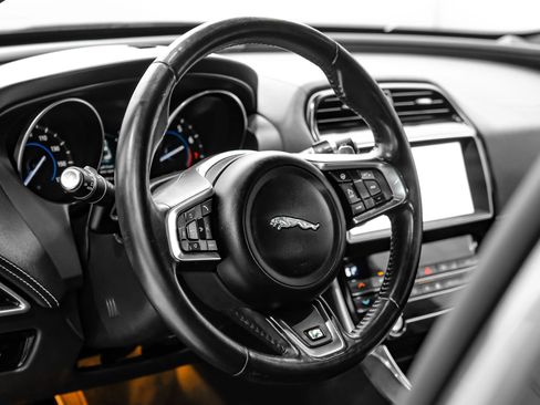 Used 2019 Jaguar XE R-Sport AWD/4WD image 19