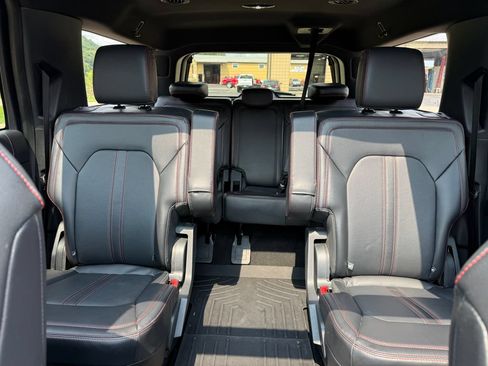 Used 2024 Ford Expedition Max Limited AWD/4WD image 27