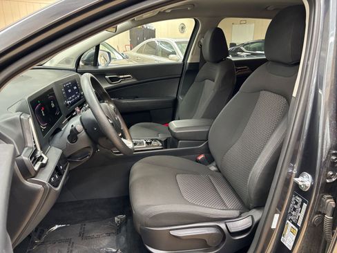 Used 2025 Kia Sportage LX FWD image 25