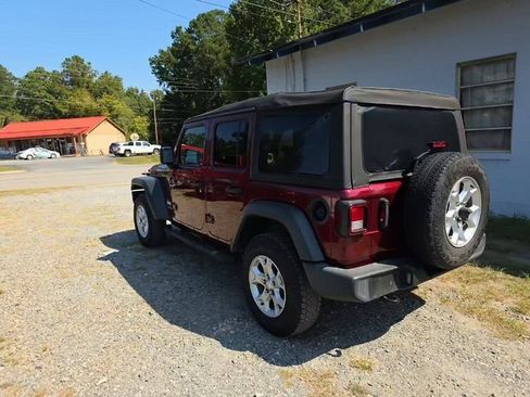 Used 2021 Jeep Wrangler Unlimited Islander image 4