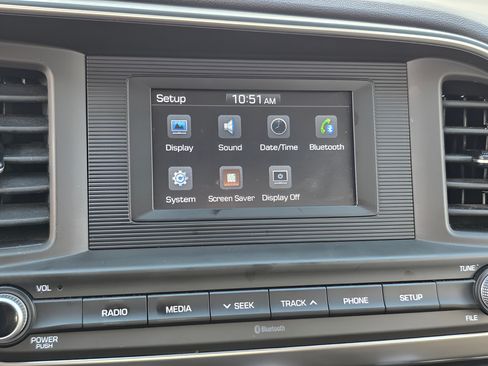 Used 2020 Hyundai Elantra SE FWD image 25