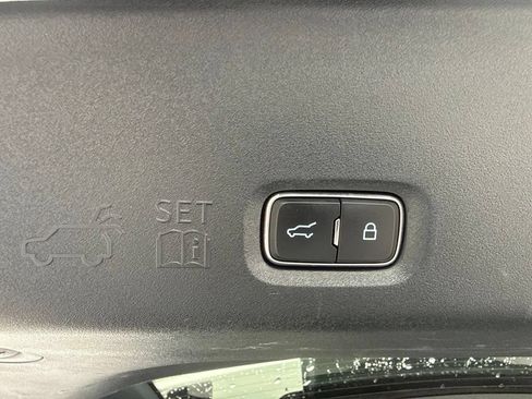 Used 2025 Ford Expedition Active RWD image 19
