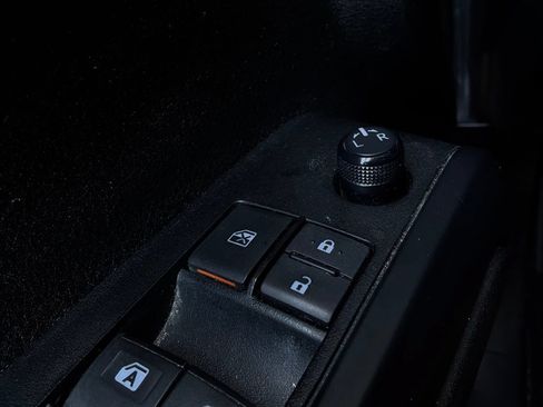 Used 2021 Toyota Tacoma SR w/ SR Convenience Package RWD image 21