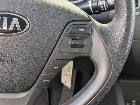 Used 2018 Kia Forte LX image 24