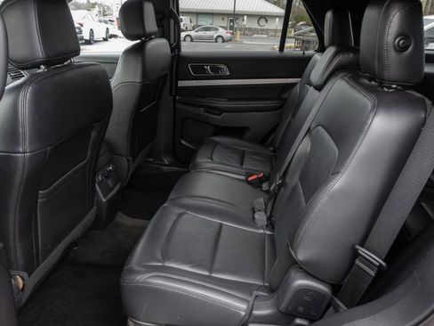 Used 2016 Ford Explorer XLT w/ Equipment Group 202A image 19