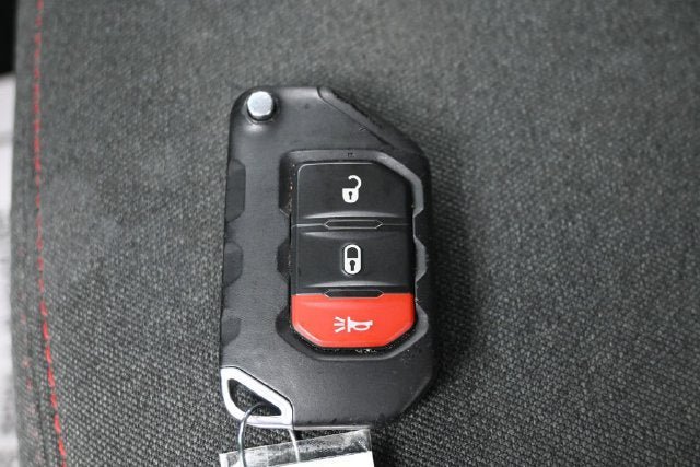 Used 2024 Jeep Wrangler Unlimited Rubicon AWD/4WD image 28