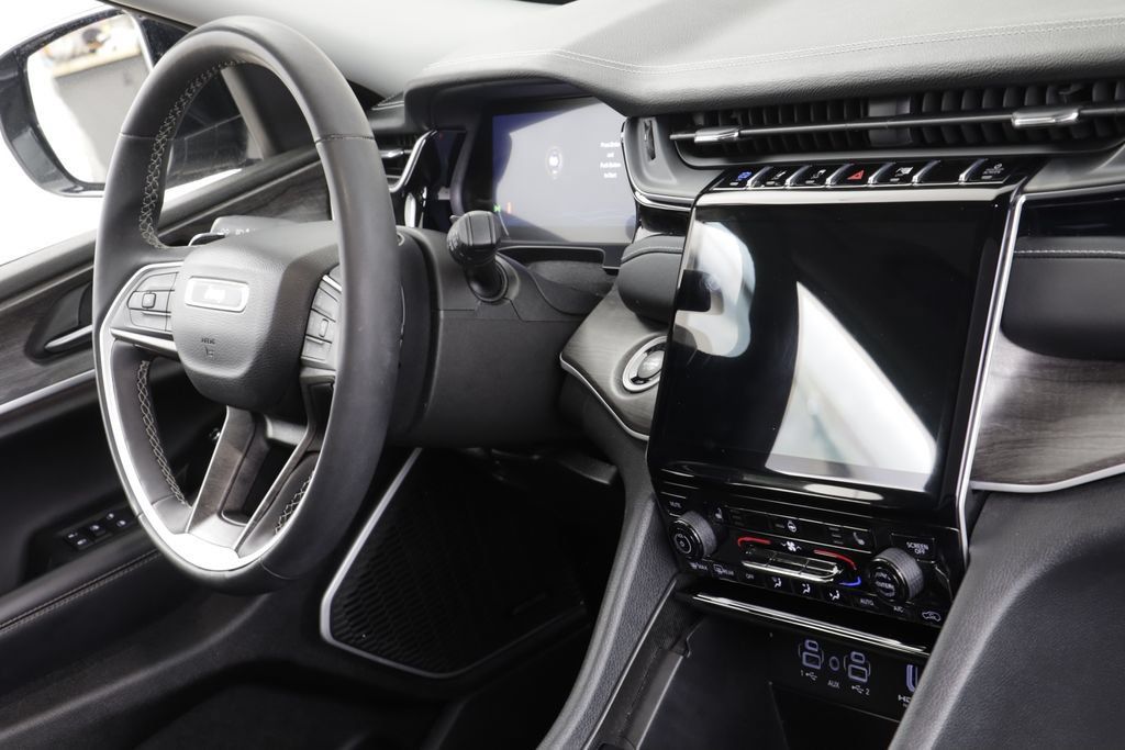 Used 2023 Jeep Grand Cherokee 4WD 4xe image 24