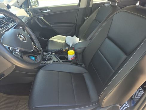 Used 2021 Volkswagen Tiguan SE AWD/4WD image 6