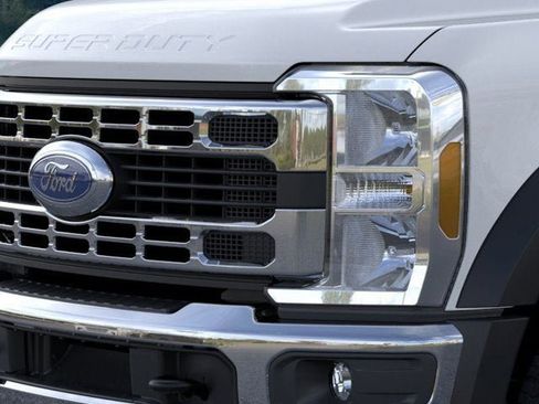 New 2026 Ford F550 4x4 Supercab Super Duty image 17