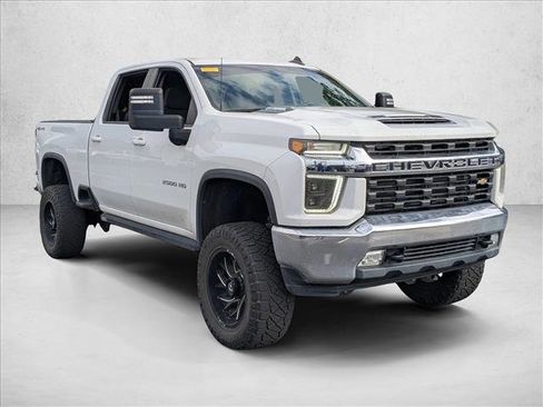 Used 2022 Chevrolet Silverado 2500 LT w/ Convenience Package image 3