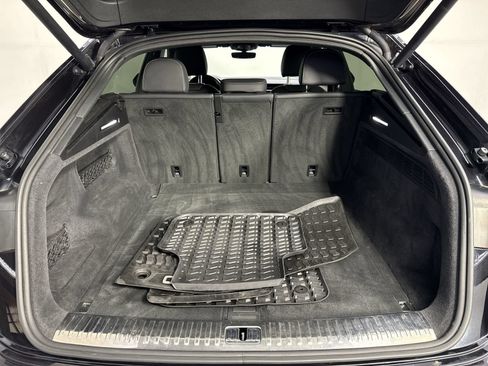 Used 2019 Audi Q8 Premium w/ Convenience Package AWD/4WD image 33