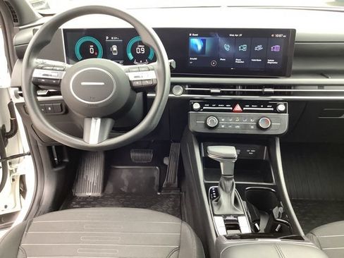 Certified 2026 Hyundai Santa Cruz SE FWD image 14