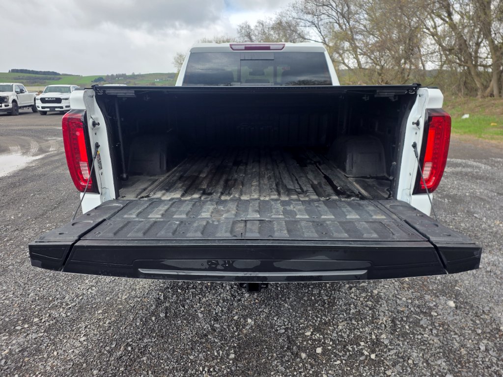 Used 2022 GMC Sierra 1500 AT4 w/ AT4 Preferred Package AWD/4WD image 9